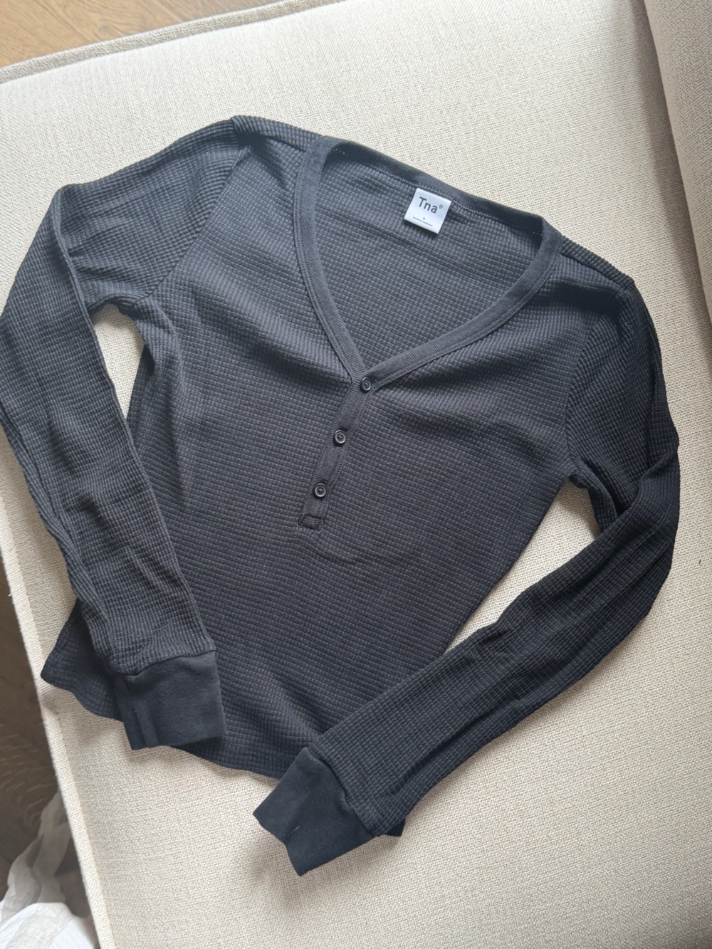 Aritzia TNA crop top
